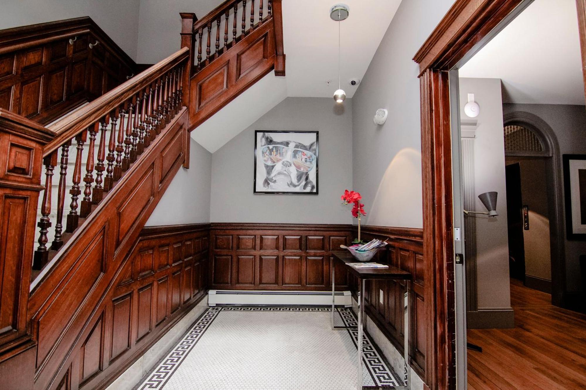 Stylish Studio In Brookline-5Min Train To Boston.. #2 Ngoại thất bức ảnh