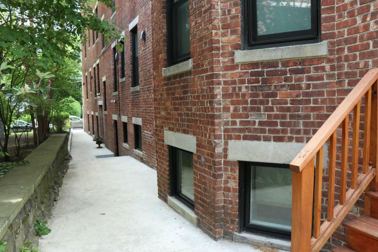 Stylish Studio In Brookline-5Min Train To Boston.. #2 Ngoại thất bức ảnh