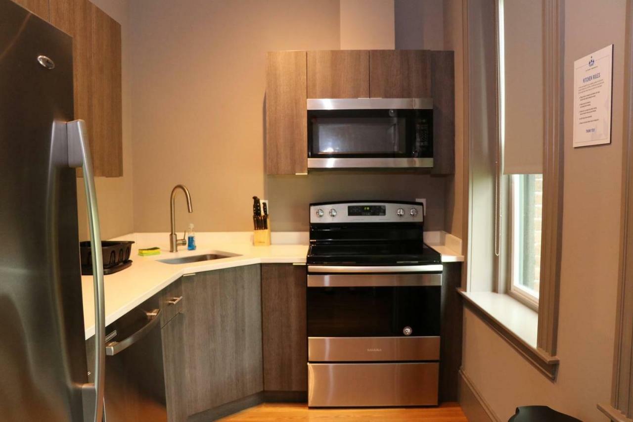 Stylish Studio In Brookline-5Min Train To Boston.. #2 Ngoại thất bức ảnh