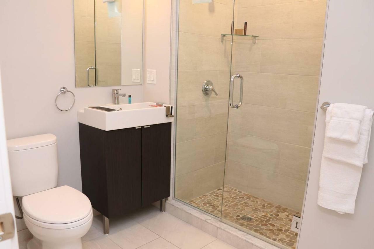 Stylish Studio In Brookline-5Min Train To Boston.. #2 Ngoại thất bức ảnh