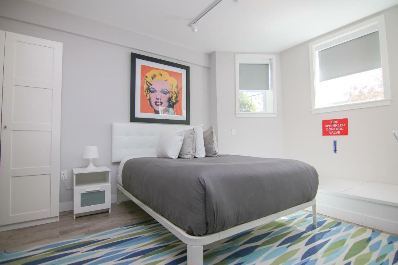 Stylish Studio In Brookline-5Min Train To Boston.. #2 Ngoại thất bức ảnh
