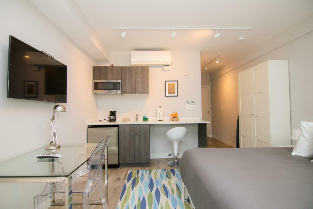 Stylish Studio In Brookline-5Min Train To Boston.. #2 Ngoại thất bức ảnh